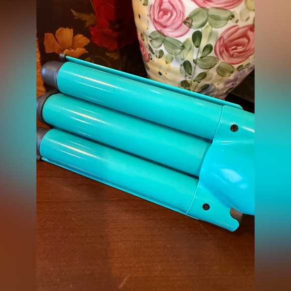 BedHead Teal and Purple Hair Waver - Picture 3 of 5